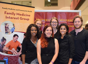 Medical students posing together - FMIG