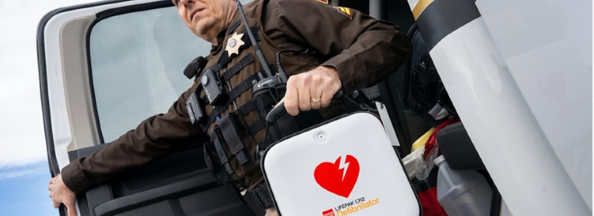 Officer with AED
