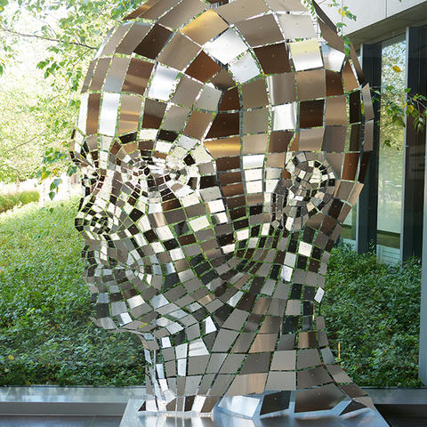 A sculpture of a human head in the Center for Magnetic Resonance Research